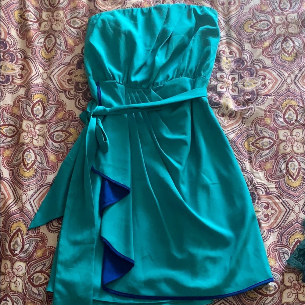 beautiful blue aqua color strapless dress